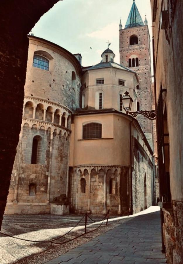 Villa Marco Aurelio Cisano sul Neva Bagian luar foto